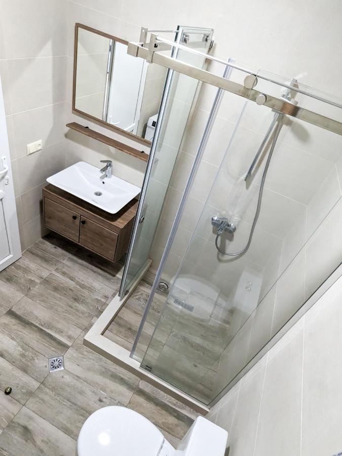 Brand New Apartment In Kutaisi Exteriör bild