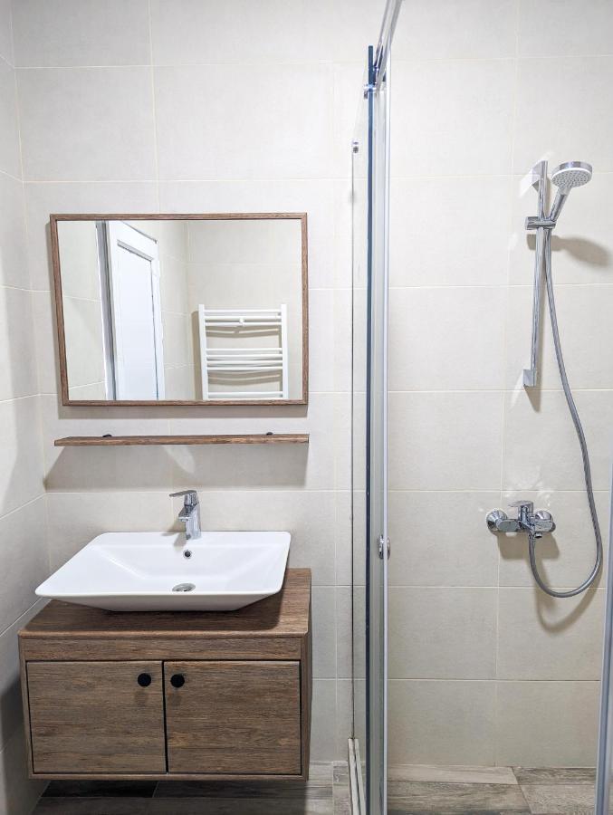 Brand New Apartment In Kutaisi Exteriör bild