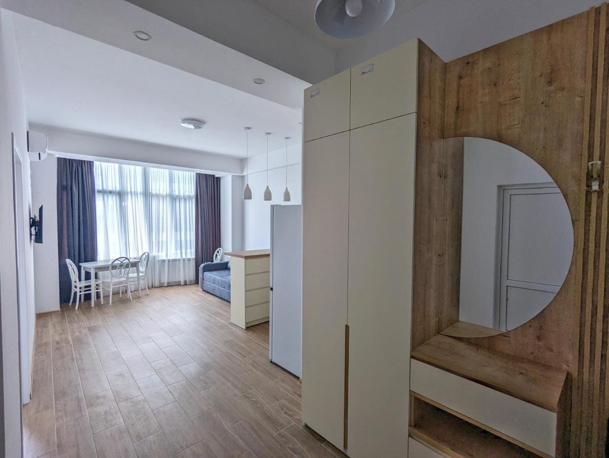 Brand New Apartment In Kutaisi Exteriör bild